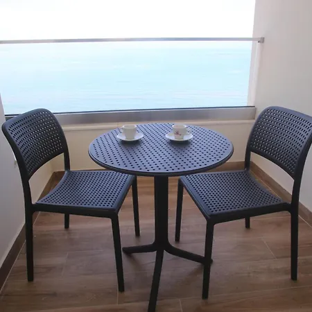 Seaside 4*